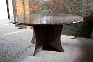 kt_granit_kovanuy_granitnuy_stil_1_w